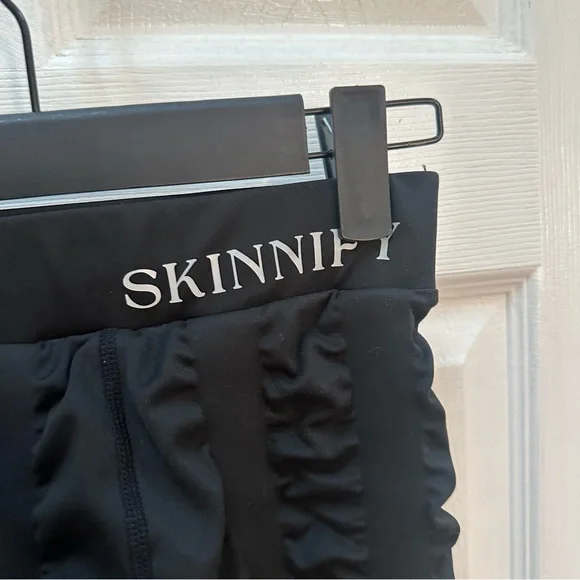 Skinnify Black leggings high rise XS foot strap stirrup full length - Picture 2 of 6